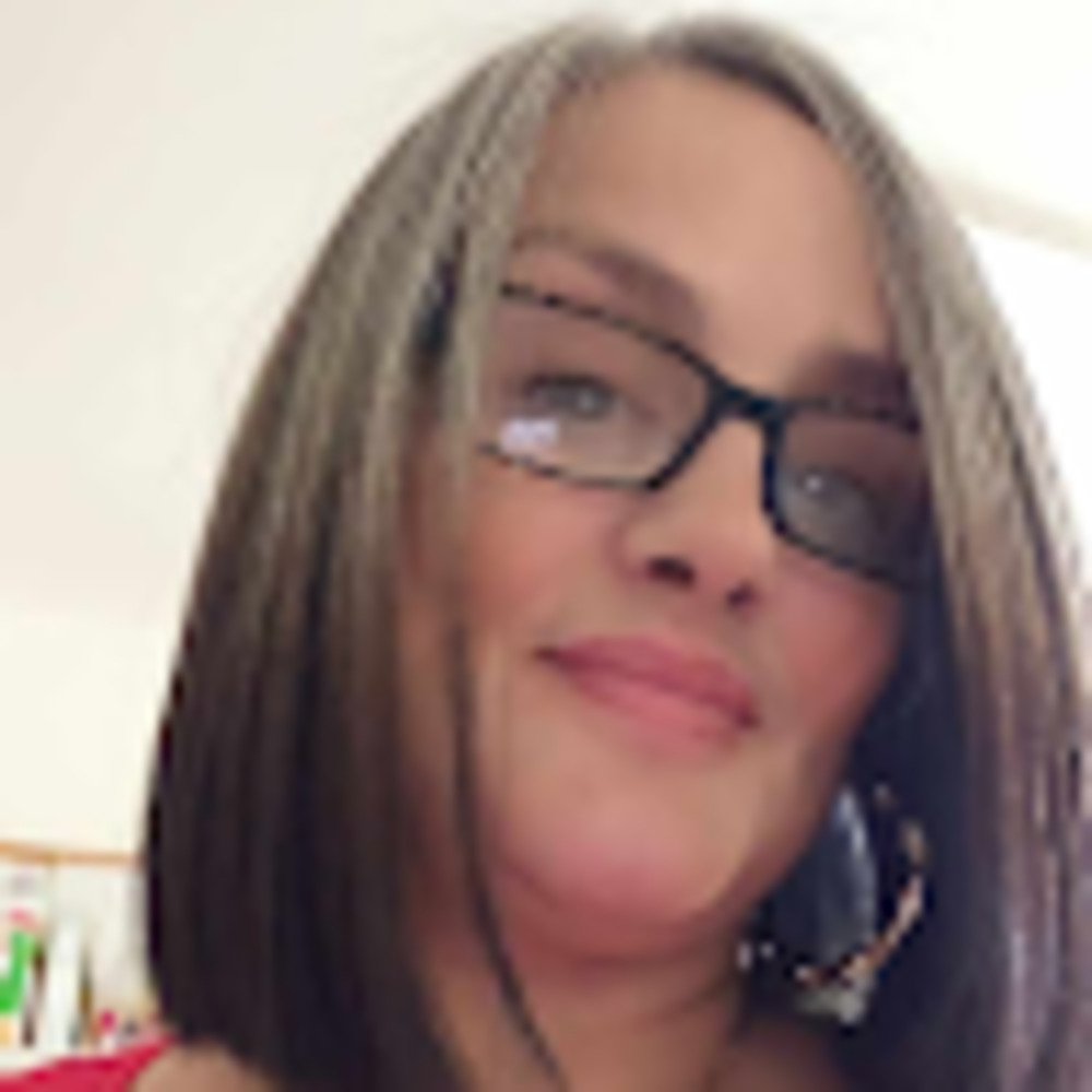 Meet your Posher, Adina